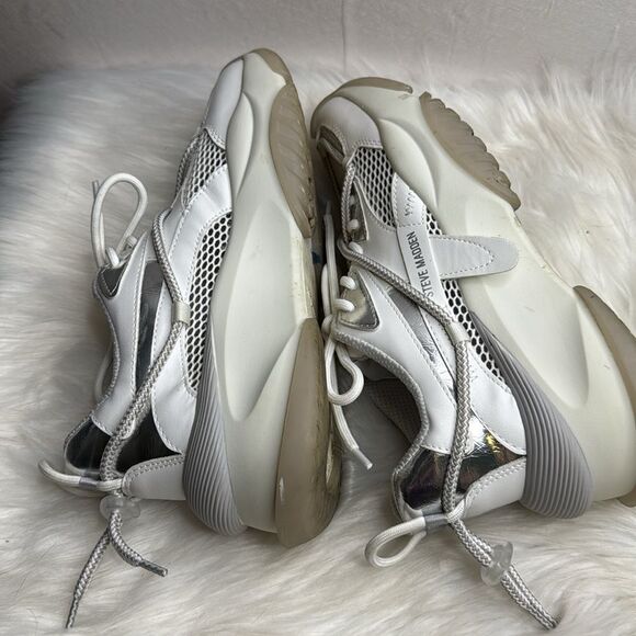 Steve Madden Bonanza Silver Sneaker 8 - Picture 5 of 9